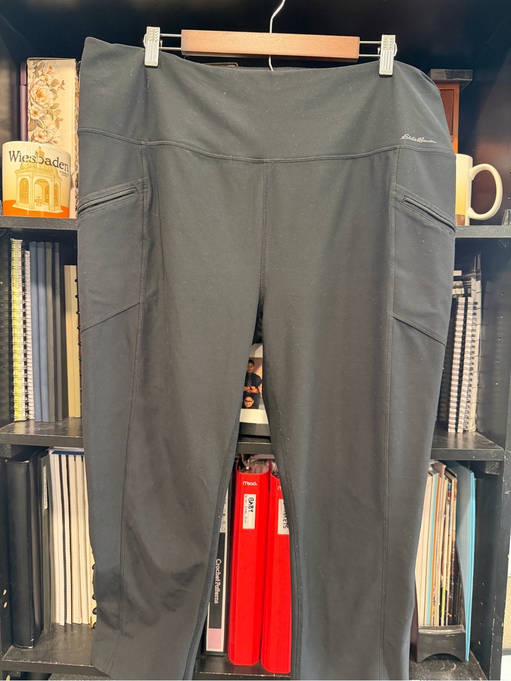 Eddie Bauer Black Women's Active Stretch Cargo Leggings
